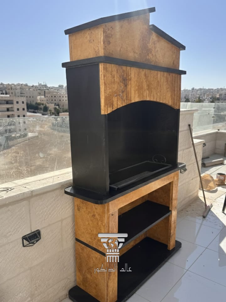 باربكيو حجري خارجي B130 بتصميم عملي للمساحات الخارجية